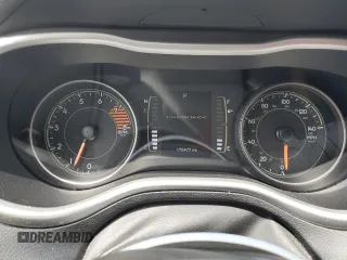 2018 Jeep Cherokee Latitude Plus с VIN 1C4PJMLX1JD576315, выставлен на аукционе Copart как лот 63423085 с пробегом 170 477 миль миль и Чистый • Clean title. История ставок и продаж доступна на DreamBid. Изображение 9.