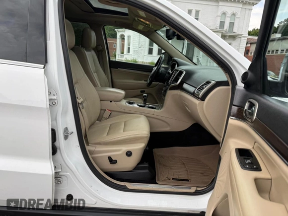 2014 Jeep Grand Cherokee Limited with VIN 1C4RJFBG9EC155122, listed as a Copart auction lot 63812735 with 164,061 mi miles and Clean title. Bid and sale history available at DreamBid. Image 5.