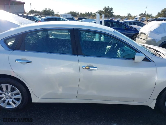2016 Nissan Altima 2.5 SR with VIN 1N4AL3AP7GN366548, listed as a IAAI auction lot 41354999 with 90,565 mi miles. Bid and sale history available at carsss.com. Image 14.