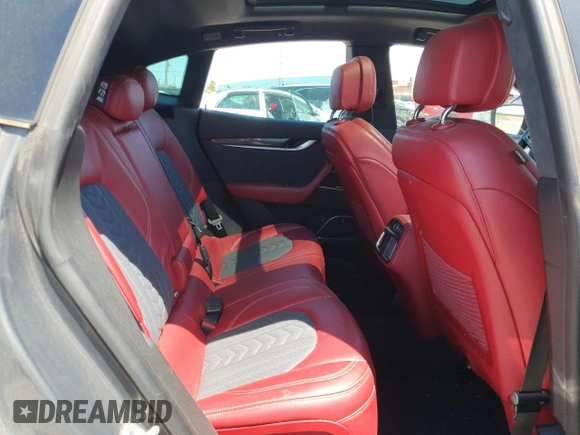 2017 Maserati Levante S z VIN ZN661YUL3HX230501, wystawiony jako Copart lot #56380275 z przebiegiem 82 058 mil mil oraz Czysty tytuł • Clean title. Historia ofert i sprzedaży dostępna na DreamBid. Obrazek 10.