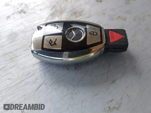 2015 Mercedes-Benz E-Class E 350 Luxury with VIN WDDHF8JB0FB112042, listed as a IAAI auction lot 41771389 with 135,191 mi miles. Bid and sale history available at carsss.com. Image 11.
