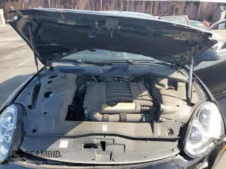2017 Porsche Cayenne with VIN WP1AA2A20HKA80640, listed as a Copart auction lot 61038585 with 60,893 mi miles and Salvage title. Bid and sale history available at DreamBid. Image 12.