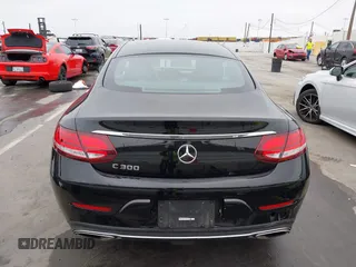 2019 Mercedes-Benz C 300 z VIN WDDWJ8DB6KF875249, wystawiony jako IAAI lot #42454994 z przebiegiem 51 013 mil mil oraz . Historia ofert i sprzedaży dostępna na DreamBid. Obrazek 17.