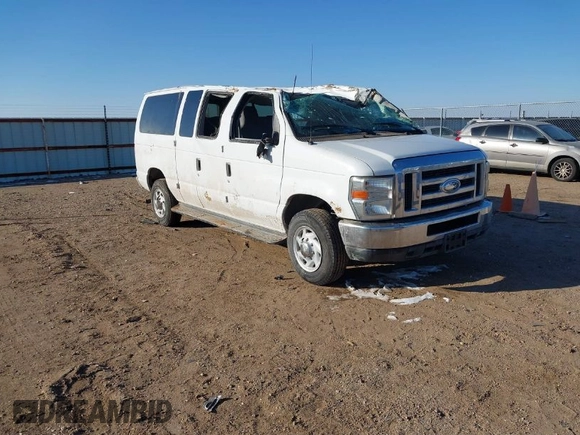 2014 Ford Econoline Passenger XL with VIN 1FBNE3BL1EDA97830, listed as a IAAI auction lot 41633760 with 100,953 mi miles. Bid and sale history available at carsss.com. Image 1.