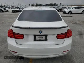 2013 BMW 3 Series 328i z VIN WBA3C1C58DF436922, wystawiony jako Copart lot #55897625 z przebiegiem 88 910 mil mil oraz Szkoda całkowita • Salvage title. Historia ofert i sprzedaży dostępna na DreamBid. Obrazek 6.