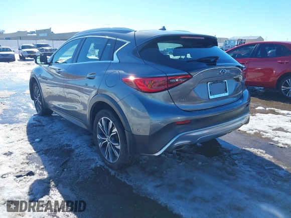 2018 Infiniti QX30 Premium z VIN SJKCH5CR7JA047290, wystawiony jako IAAI lot #41270760 z przebiegiem 72 169 mil mil oraz . Historia ofert i sprzedaży dostępna na DreamBid. Obrazek 3.
