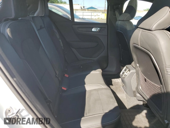 2024 Volvo XC40 Plus z VIN YV4ER3XL8R2244524, wystawiony jako Copart lot #67771074 z przebiegiem 1 357 mil mil oraz Czysty tytuł • Clean title. Historia ofert i sprzedaży dostępna na DreamBid. Obrazek 11.
