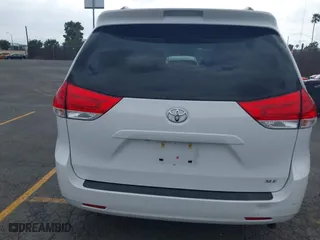 2014 Toyota Sienna XLE with VIN 5TDYK3DCXES470852, listed as a IAAI auction lot 42053266 with 48,512 mi miles. Bid and sale history available at carsss.com. Image 16.