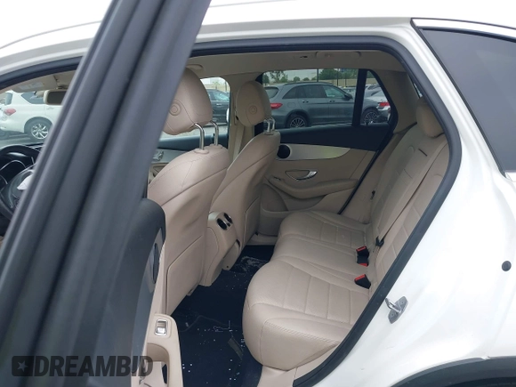 2019 Mercedes-Benz GLC 300 z VIN WDC0G4JB8KV182470, wystawiony jako IAAI lot #42429983 z przebiegiem 84 285 mil mil oraz . Historia ofert i sprzedaży dostępna na DreamBid. Obrazek 8.