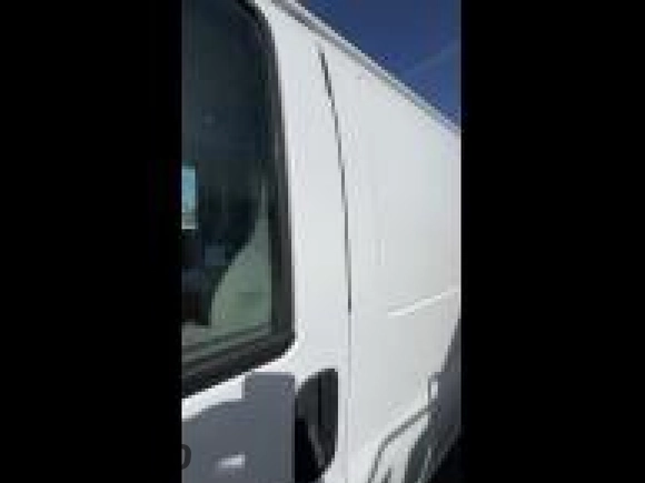 2017 Chevrolet Express Cargo z VIN 1GCWGAFF3H1158281, wystawiony jako IAAI lot #42566227 z przebiegiem 212 348 mil mil oraz . Historia ofert i sprzedaży dostępna na DreamBid. Obrazek 1.
