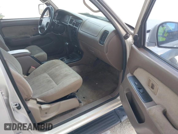 2000 Toyota 4Runner SR5 with VIN JT3GN86R5Y0152635, listed as a IAAI auction lot 42076738 with 278,113 mi miles and . Bid and sale history available at DreamBid. Image 5.