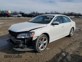 2014 Volkswagen Passat SE z VIN 1VWBP7A32EC016628, wystawiony jako Copart lot #43969745 z przebiegiem 91 637 mil mil oraz Szkoda całkowita • Salvage title. Historia ofert i sprzedaży dostępna na DreamBid. Obrazek 1.