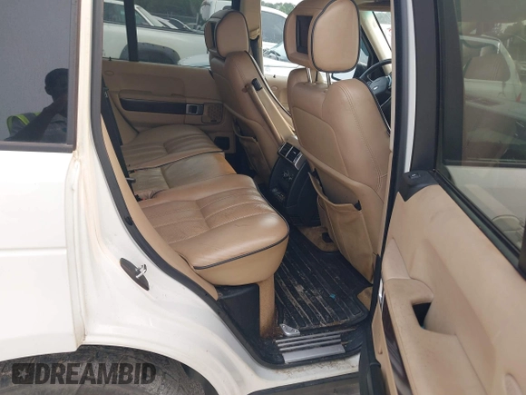 2007 Land Rover Range Rover SC z VIN SALMF134X7A257507, wystawiony jako IAAI lot #42398620 z przebiegiem 239 783 mil mil oraz . Historia ofert i sprzedaży dostępna na DreamBid. Obrazek 8.