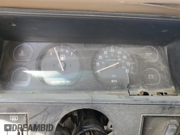 1992 Jeep Cherokee z VIN 1J4FJ27S0NL216957, wystawiony jako Copart lot #52689055 z przebiegiem 226 581 mil mil oraz Szkoda całkowita • Salvage title. Historia ofert i sprzedaży dostępna na DreamBid. Obrazek 9.