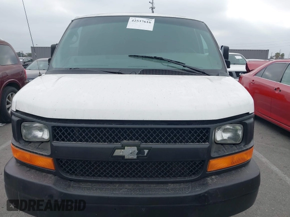 2014 Chevrolet Express Passenger LS z VIN 1GNSGBF43E1184305, wystawiony jako IAAI lot #42537616 z przebiegiem 35 596 mil mil oraz . Historia ofert i sprzedaży dostępna na DreamBid. Obrazek 12.