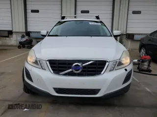 2013 Volvo XC60 T6 with VIN YV4902DZXD2462102, listed as a Copart auction lot 61441065 with 165,556 mi miles and Salvage title. Bid and sale history available at DreamBid. Image 5.