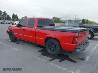 2004 Chevrolet Silverado 1500 Work Truck with VIN 2GCEC19T441162305, listed as a IAAI auction lot 42044275 with 154,971 mi miles. Bid and sale history available at carsss.com. Image 3.