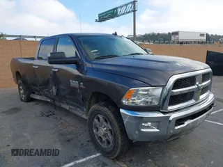 2017 Ram 2500 SLT z VIN 3C6UR5JL4HG570952, wystawiony jako IAAI lot #41456094 z przebiegiem 245 785 mil mil oraz . Historia ofert i sprzedaży dostępna na DreamBid. Obrazek 1.