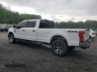2017 Ford F-350 Platinum z VIN 1FT8W3B64HEC25752, wystawiony jako Copart lot #57534275 z przebiegiem 219 817 mil mil oraz Czysty tytuł • Clean title. Historia ofert i sprzedaży dostępna na DreamBid. Obrazek 2.