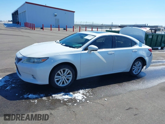 2013 Lexus ES 4dr Sdn with VIN JTHBK1GG5D2044256, listed as a IAAI auction lot 41924151 with 180,045 mi miles. Bid and sale history available at carsss.com. Image 18.