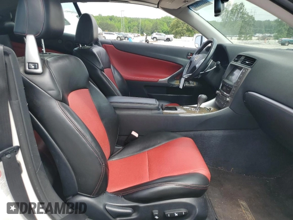 2011 Lexus IS 350 C z VIN JTHFE2C23B2506481, wystawiony jako Copart lot #56899655 z przebiegiem 123 716 mil mil oraz Szkoda całkowita • Salvage title. Historia ofert i sprzedaży dostępna na DreamBid. Obrazek 10.