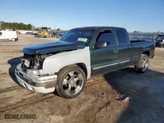 2006 Chevrolet Silverado 1500 LT1 with VIN 1GCEC19Z06Z221901, listed as a Copart auction lot 45241625 with 333,634 mi miles and Salvage Title. Bid and sale history available at carsss.com. Image 1.