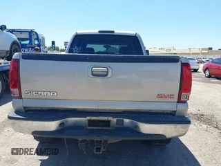 2005 GMC Sierra 2500HD Work Truck with VIN 1GTHC23U95F806475, listed as a IAAI auction lot 42314232 with Not provided miles and . Bid and sale history available at DreamBid. Image 16.