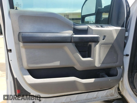 2017 Ford F-250 XLT z VIN 1FT7X2B67HEB86464, wystawiony jako IAAI lot #42796067 z przebiegiem 198 948 mil mil oraz . Historia ofert i sprzedaży dostępna na DreamBid. Obrazek 5.