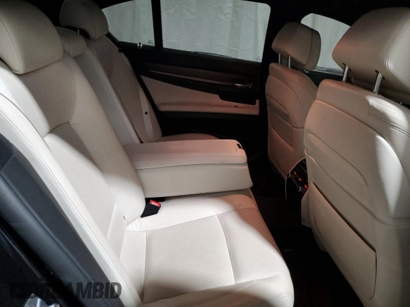 2013 BMW 7 Series 740i with VIN WBAYA6C5XDC995236, listed as a Copart auction lot 41581205 with 121,388 mi miles and Salvage Title. Bid and sale history available at carsss.com. Image 10.