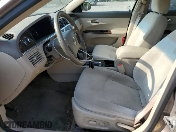 2007 Buick LaCrosse CX z VIN 2G4WC582271178202, wystawiony jako Copart lot #59713785 z przebiegiem 127 027 mil mil oraz Szkoda całkowita • Salvage title. Historia ofert i sprzedaży dostępna na DreamBid. Obrazek 7.