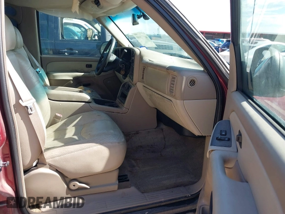 2003 Chevrolet Suburban LT with VIN 1GNEC16Z43J167217, listed as a IAAI auction lot 40772060 with 295,450 mi miles. Bid and sale history available at carsss.com. Image 5.