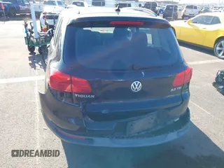 2015 Volkswagen Tiguan S с VIN WVGAV7AX8FW615777, выставлен на аукционе IAAI как лот 42165193 с пробегом Не указан миль и . История ставок и продаж доступна на DreamBid. Изображение 17.
