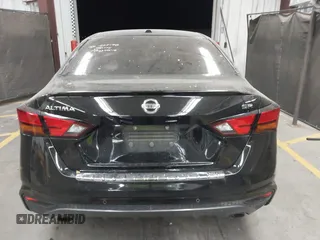 2020 Nissan Altima 2.5 SR with VIN 1N4BL4CV5LC283132, listed as a IAAI auction lot 41688629 with 89,089 mi miles. Bid and sale history available at carsss.com. Image 16.