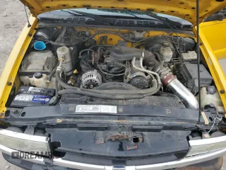 2002 Chevrolet S-10 LS with VIN 1GCCT19W128251633, listed as a Copart auction lot 44657705 with 181,895 mi miles and Clean Title. Bid and sale history available at carsss.com. Image 11.