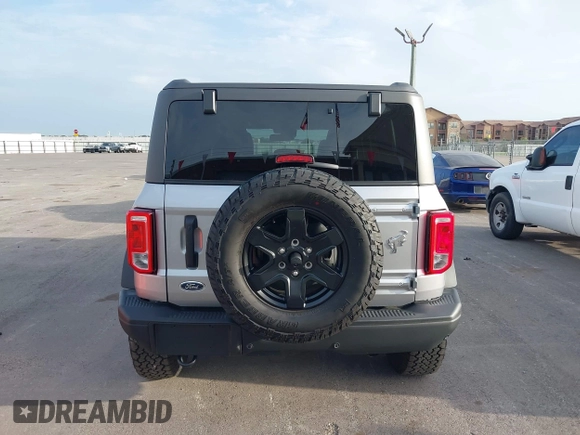 2024 Ford Bronco Black Diamond with VIN 1FMDE1BH5RLB38488, listed as a IAAI auction lot 42650965 with 944 mi miles and . Bid and sale history available at DreamBid. Image 16.