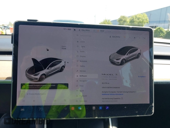 2020 Tesla Model 3 Long Range z VIN 5YJ3E1EB7LF628030, wystawiony jako IAAI lot #42357277 z przebiegiem 82 379 mil mil oraz . Historia ofert i sprzedaży dostępna na DreamBid. Obrazek 18.