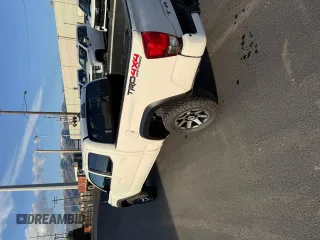 2017 Toyota Tacoma SR5 z VIN 3TMDZ5BN5HM034991, wystawiony jako Copart lot #55537765 z przebiegiem 100 731 mil mil oraz Czysty tytuł • Clean title. Historia ofert i sprzedaży dostępna na DreamBid. Obrazek 3.