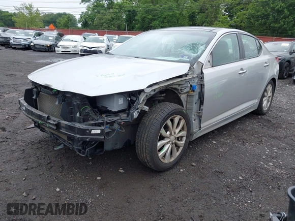 2015 Kia Optima EX z VIN 5XXGN4A76FG432554, wystawiony jako IAAI lot #42504966 z przebiegiem 58 221 mil mil oraz . Historia ofert i sprzedaży dostępna na DreamBid. Obrazek 2.