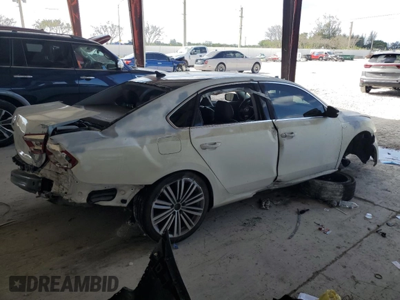 2015 Volkswagen Passat SE with VIN 1VWBS7A33FC026231, listed as a Copart auction lot 52021205 with 180,507 mi miles and Salvage title. Bid and sale history available at DreamBid. Image 3.
