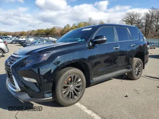 2023 Lexus GX 460 Luxury z VIN JTJGM7BX4P5375292, wystawiony jako Copart lot #44916215 z przebiegiem 15 732 mil mil oraz Nie do naprawy • Non repairable. Historia ofert i sprzedaży dostępna na DreamBid. Obrazek 1.