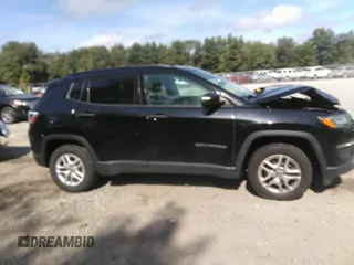 2018 Jeep Compass Sport with VIN 3C4NJCABXJT326364, listed as a IAAI auction lot 40289629 with 68,896 mi miles. Bid and sale history available at carsss.com. Image 13.