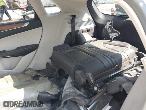 2017 Lincoln MKC Select with VIN 5LMCJ2D9XHUL46424, listed as a IAAI auction lot 42363939 with Not provided miles and . Bid and sale history available at DreamBid. Image 18.