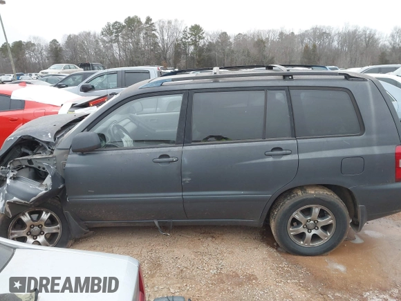 2005 Toyota Highlander z VIN JTEEP21A850101634, wystawiony jako IAAI lot #41301179 z przebiegiem 266 938 mil mil oraz . Historia ofert i sprzedaży dostępna na DreamBid. Obrazek 13.