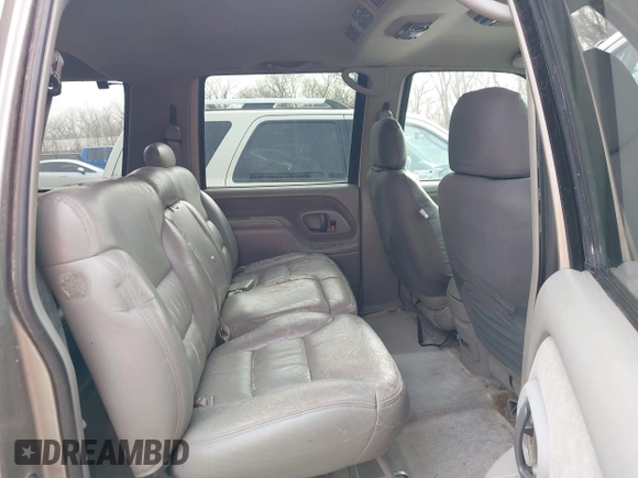 1998 GMC Suburban z VIN 3GKFK16R1WG510379, wystawiony jako IAAI lot #41859604 z przebiegiem 300 493 mil mil oraz . Historia ofert i sprzedaży dostępna na DreamBid. Obrazek 8.
