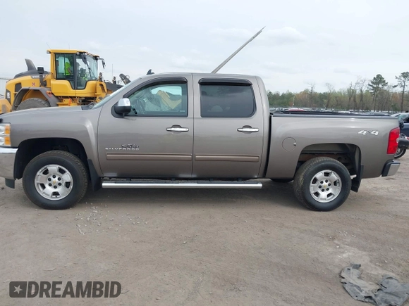 2013 Chevrolet Silverado 1500 LT with VIN 3GCPKSE74DG332907, listed as a IAAI auction lot 41951755 with 214,211 mi miles. Bid and sale history available at carsss.com. Image 14.