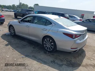 2019 Lexus ES 350 with VIN 58ABZ1B17KU040330, listed as a IAAI auction lot 42448444 with 86,126 mi miles and . Bid and sale history available at DreamBid. Image 3.