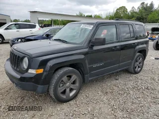 2015 Jeep Patriot High Altitude z VIN 1C4NJPFA7FD349976, wystawiony jako Copart lot #52503355 z przebiegiem 149 809 mil mil oraz Szkoda całkowita • Salvage title. Historia ofert i sprzedaży dostępna na DreamBid. Obrazek 1.