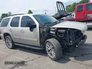 2010 Chevrolet Tahoe LT с VIN 1GNUCBE09AR216446, выставлен на аукционе IAAI как лот 42002298 с пробегом 278 738 миль миль и . История ставок и продаж доступна на DreamBid. Изображение 14.