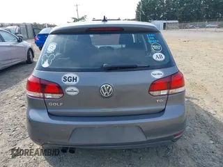 2014 Volkswagen Golf TDI w/Sunroof & Nav с VIN WVWDM7AJ7EW006825, выставлен на аукционе IAAI как лот 42505465 с пробегом 81 833 миль миль и . История ставок и продаж доступна на DreamBid. Изображение 17.