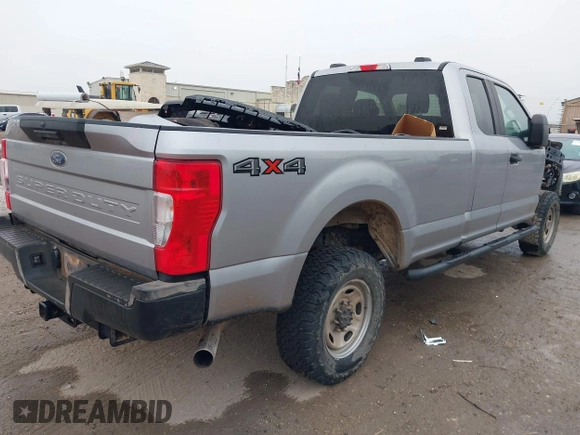2021 Ford Super Duty F-250 SRW XL with VIN 1FT7X2B63MED59598, listed as a IAAI auction lot 40995097 with 61,047 mi miles. Bid and sale history available at carsss.com. Image 4.